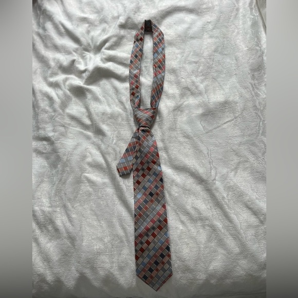 Two ties - Picture 4 of 6
